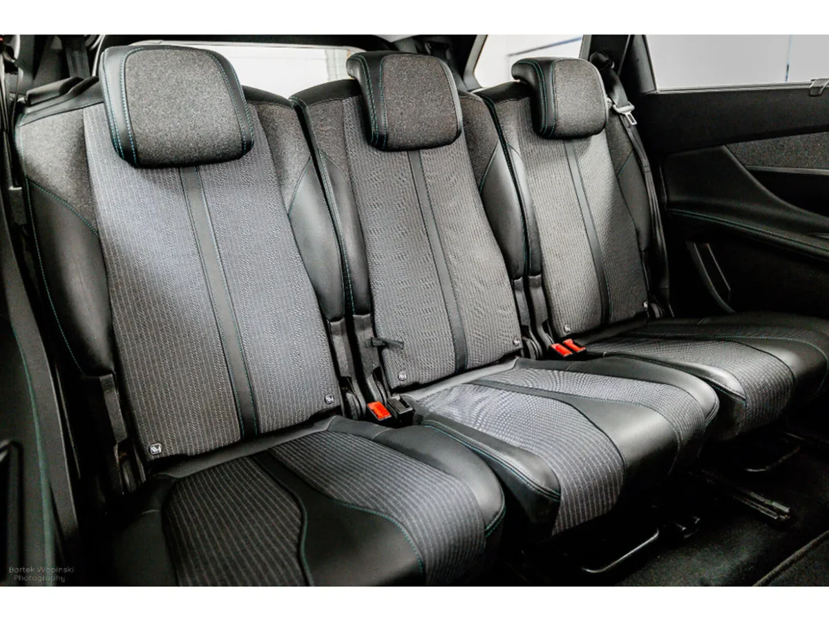 Peugeot 5008 Allure Pack 1.5 Diesel 130HP - 7 Seat - Image 4