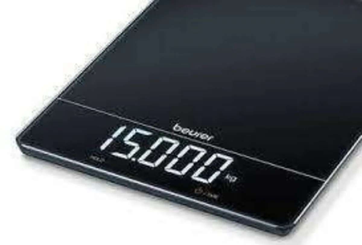 Digital Weighing Kitchen Scales - Image 1