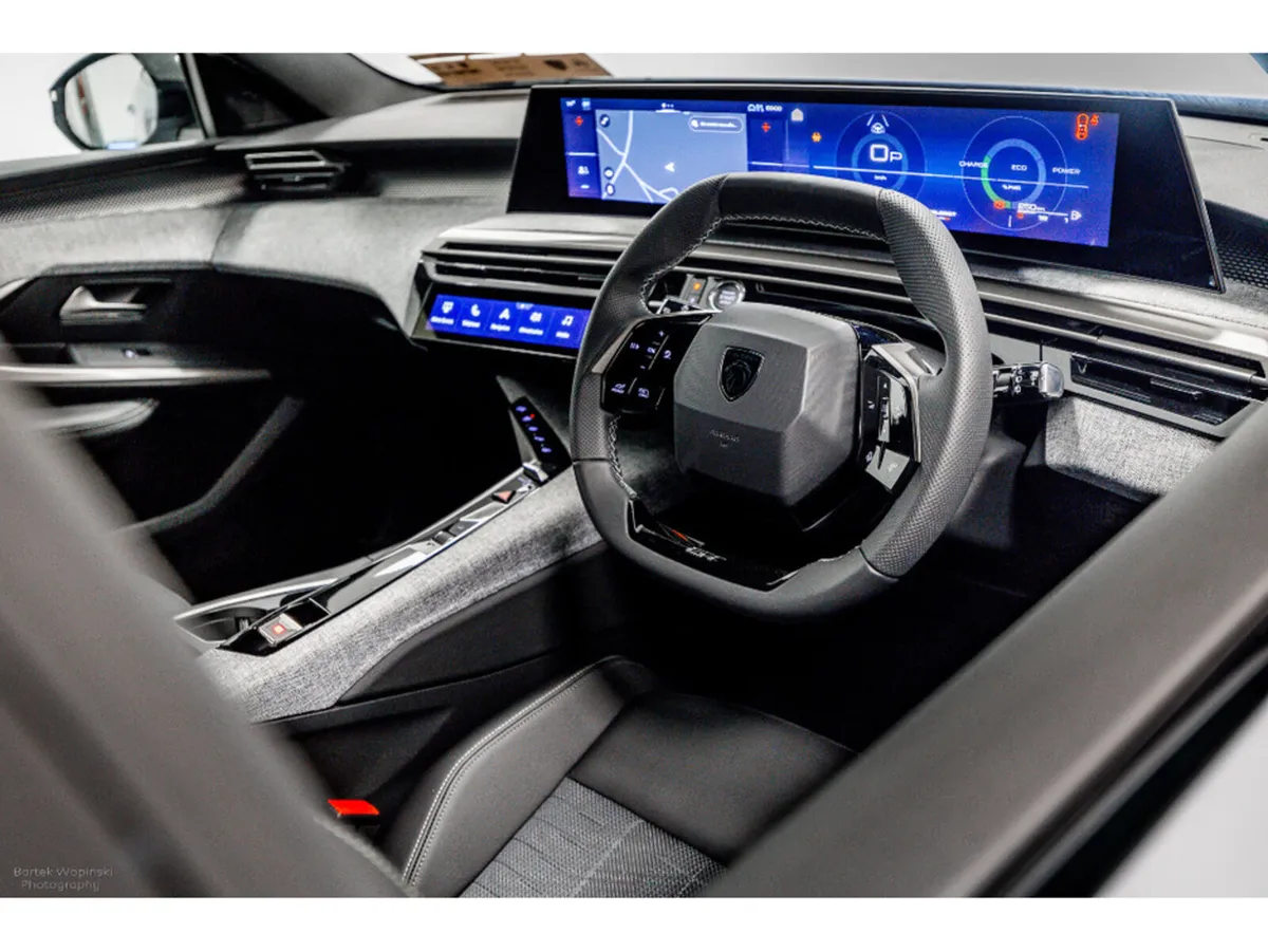 Peugeot 5008 GT Hybrid Auto 145HP - 7 Seats - Image 2