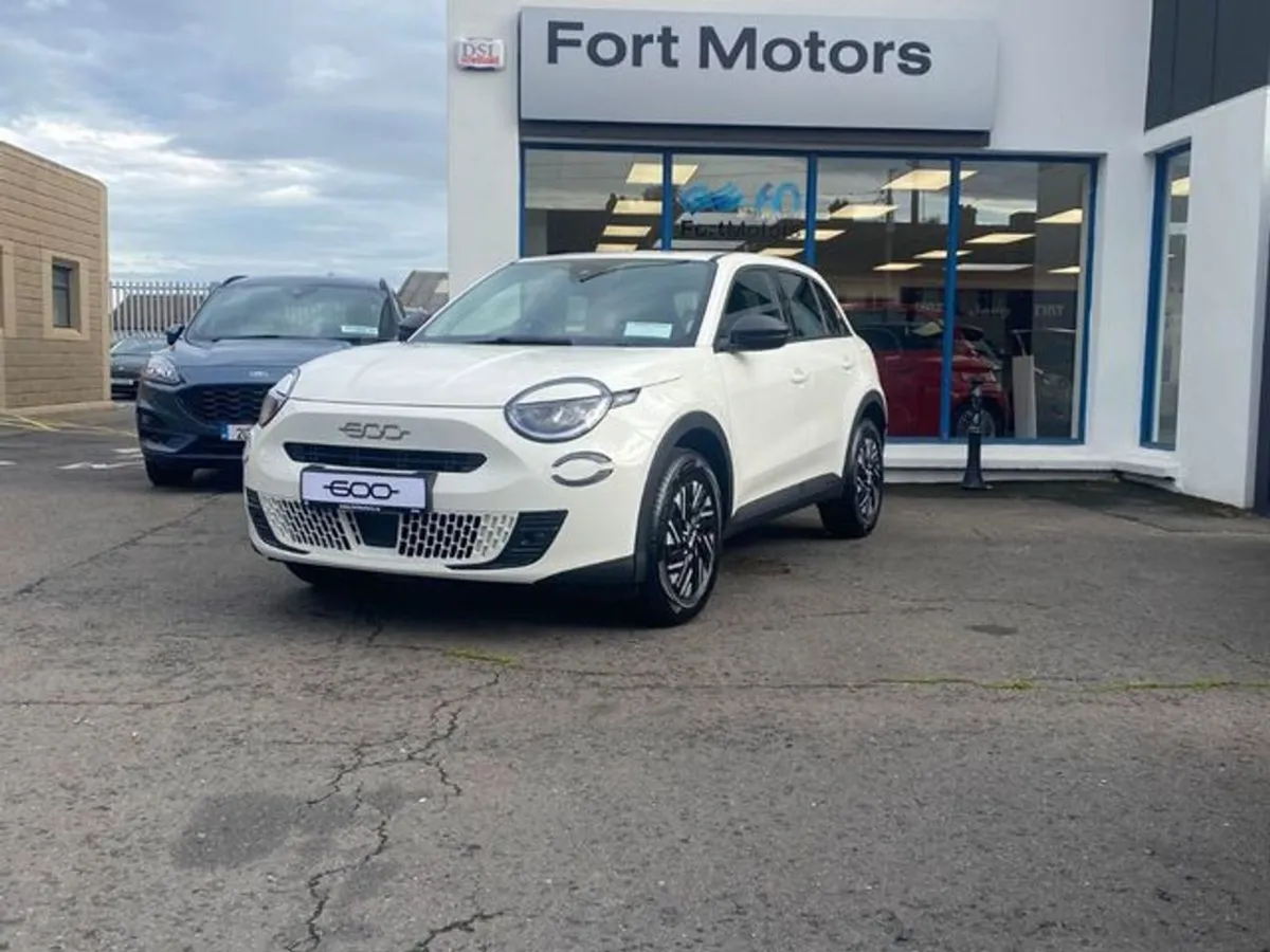 Fiat 600 Hybrid 1.2 - Image 1