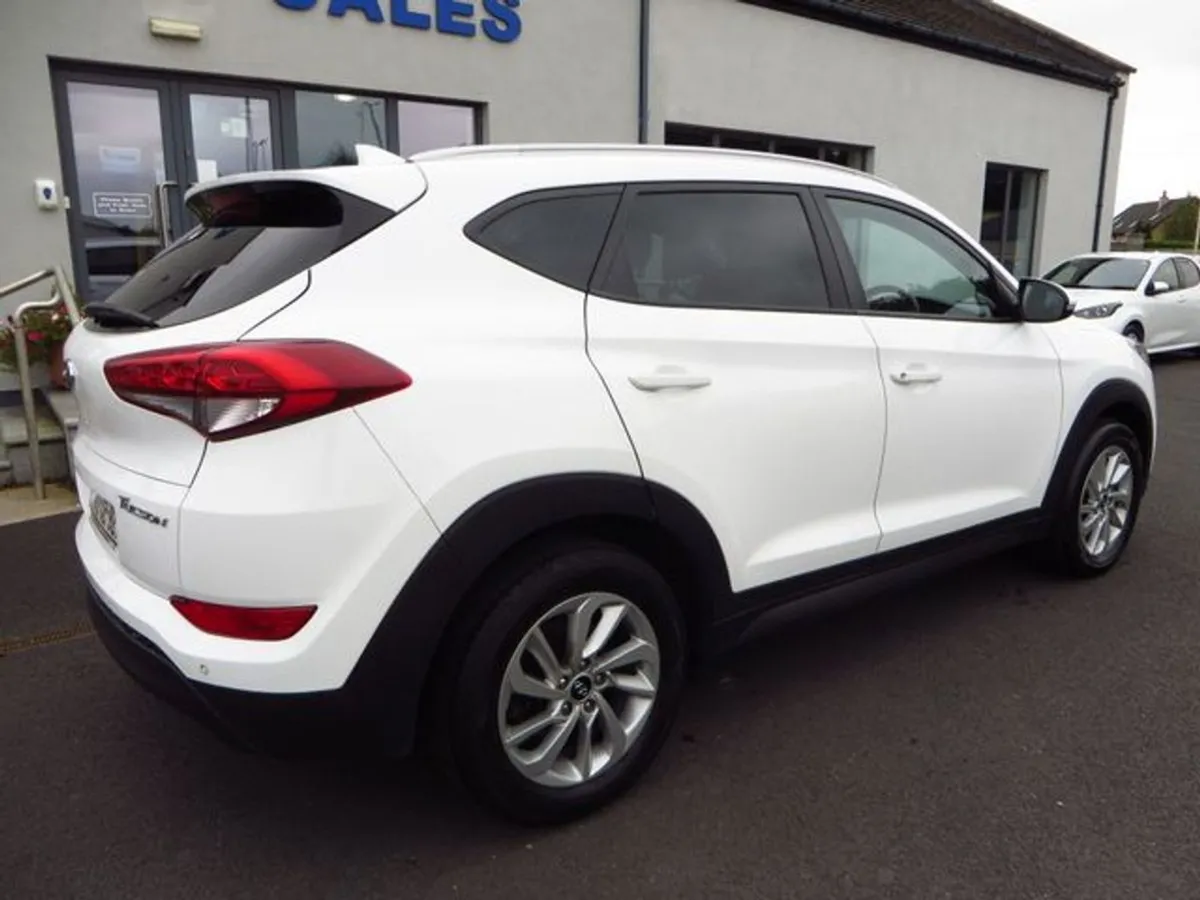 Hyundai Tucson 1.7 Crdi SE NAV Bl/dr 5DR - Image 3