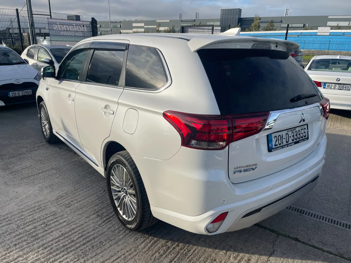 201 Mitsubishi Outlander Hybrid 2.4 Phev Automatic - Image 3