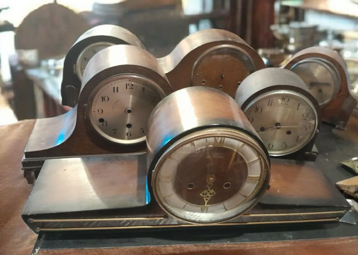 Antique mantel clocks bundle - Image 1