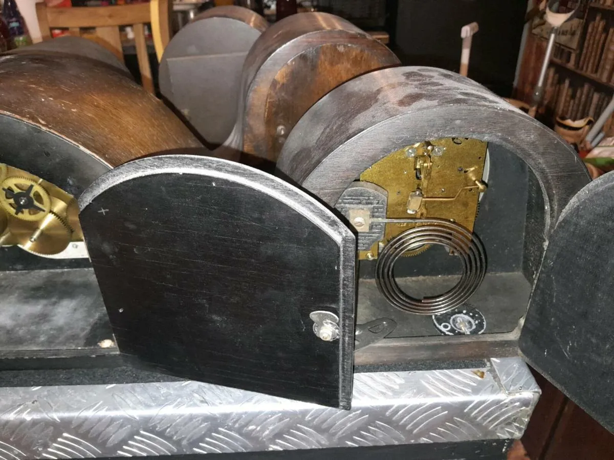 Antique mantel clocks bundle - Image 4