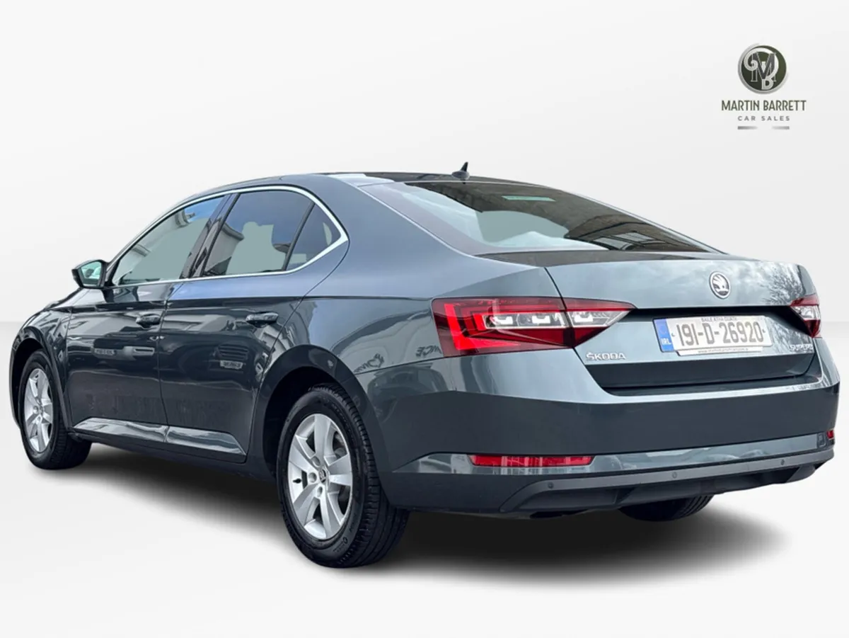 Skoda Superb AMBITION 2.0 TDI 150HP DSG 4DR AUTO - Image 4