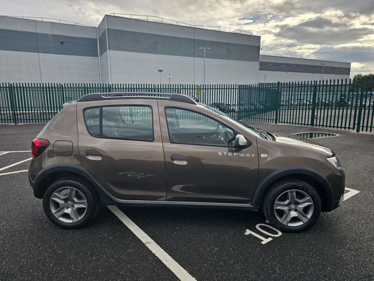 Dacia Sandero 1.5 DCI, SIGNATURE MODEL, FINANCE, G - Image 4
