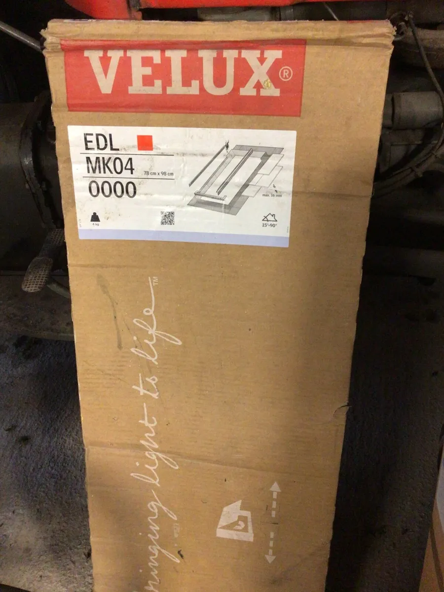 Tiles and velux window - Image 3