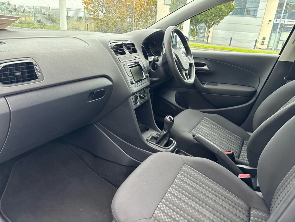 Volkswagen Polo TRENDLINE 1.0 60HP MANUAL 5SPEED 5 - Image 3