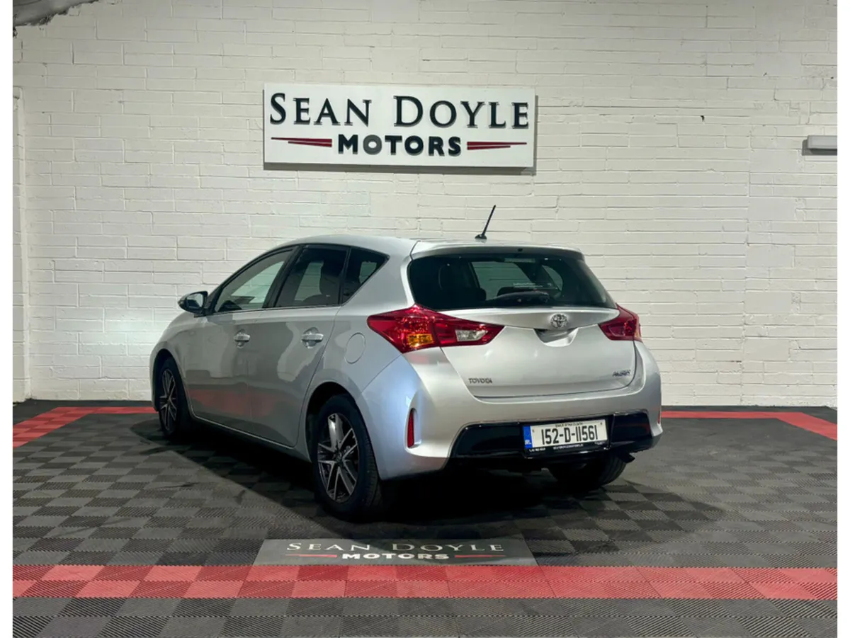 Toyota Auris 1.4 D-4D SOL 4DR - Image 3