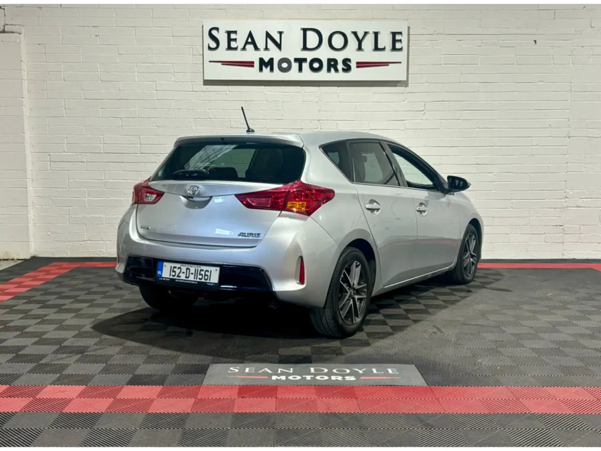 Toyota Auris 1.4 D-4D SOL 4DR - Image 4