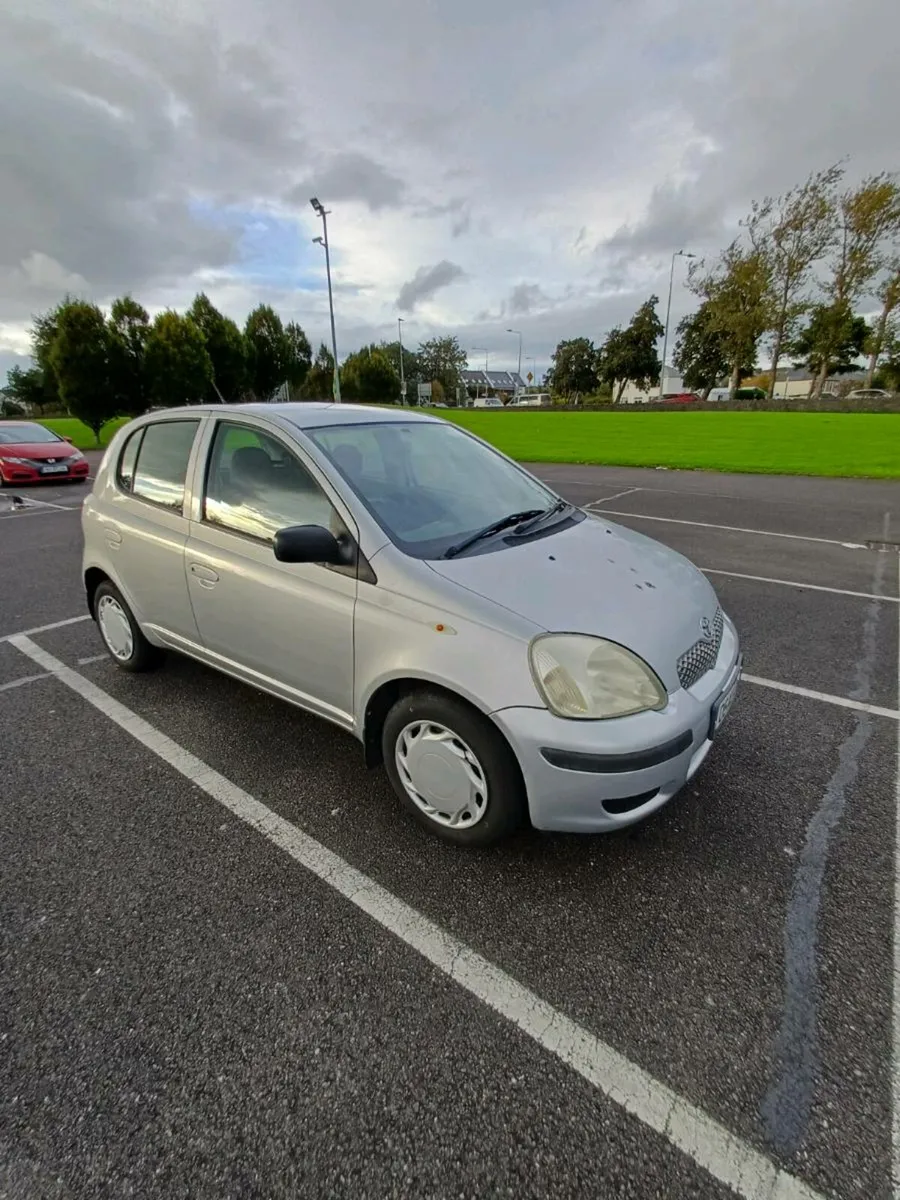 TOYOTA YARIS 05 1.0P TAX 06/26 NCT 02/26 - Image 1