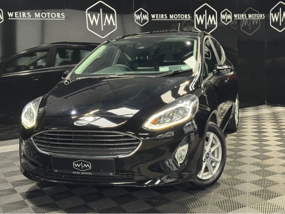 Ford Fiesta TITANIUM 1.1 85PS 5M 4DR - Image 2