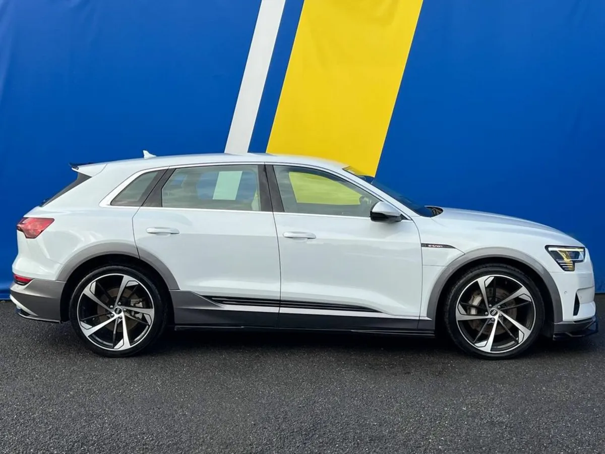 Audi e-tron RS-PERFORMANCE 50 QUATTRO // LEATHER H - Image 2
