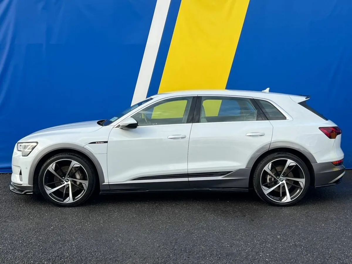 Audi e-tron RS-PERFORMANCE 50 QUATTRO // LEATHER H - Image 3