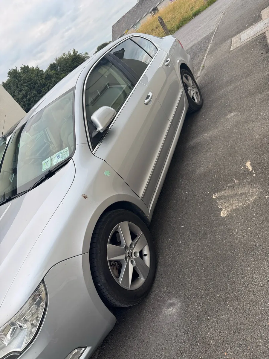 Skoda Superb 1.6 Greenline Superb Diesel 2011 - Image 3