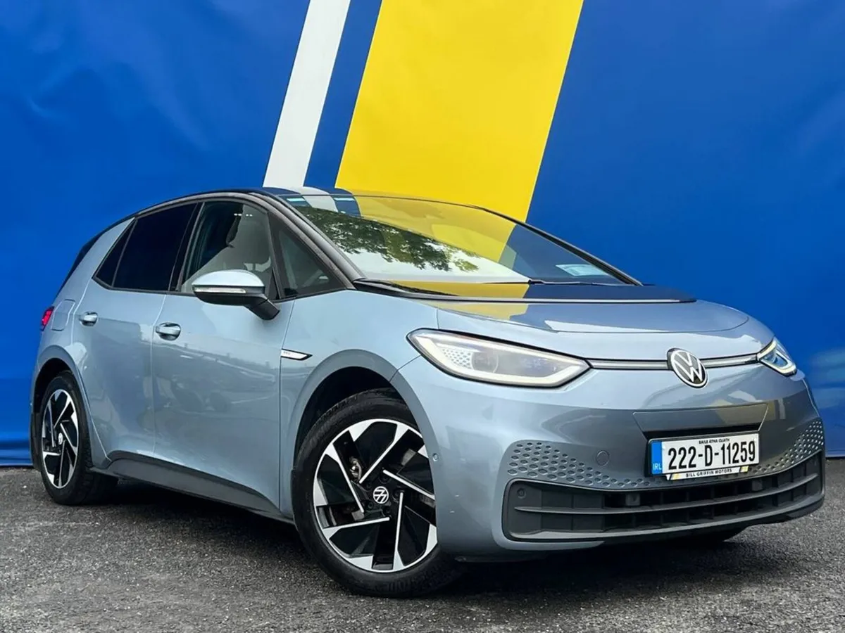 Volkswagen ID.3 PRO FAMILY 58KWH // PANORAMIC SUNR - Image 1