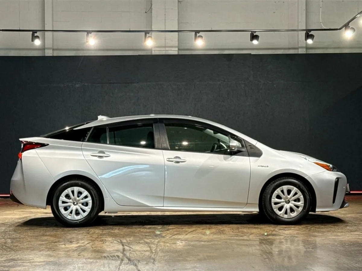 Toyota Prius PETROL HYBRID - Image 3