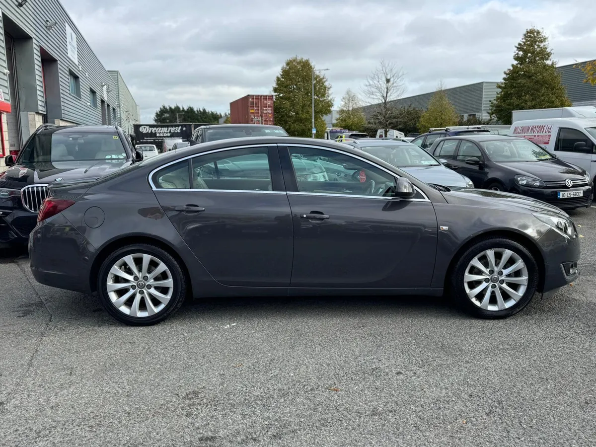 Opel Insignia 2015 LOW KMS TOP SPEC - Image 2