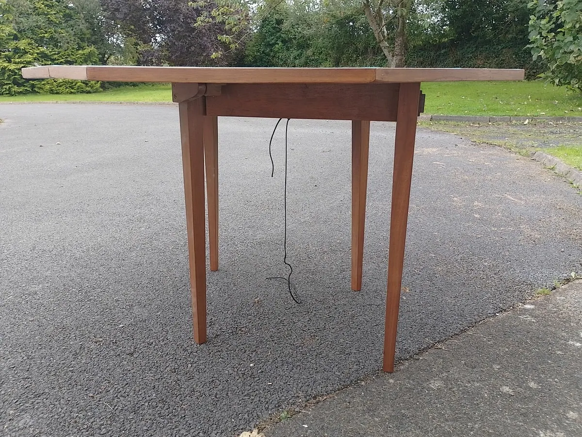 Poker Table - Image 4