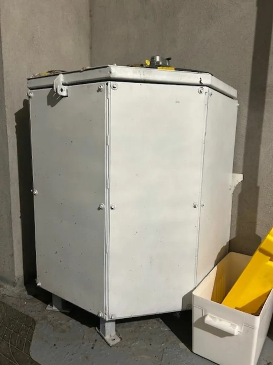 Trailer gas box - Image 2