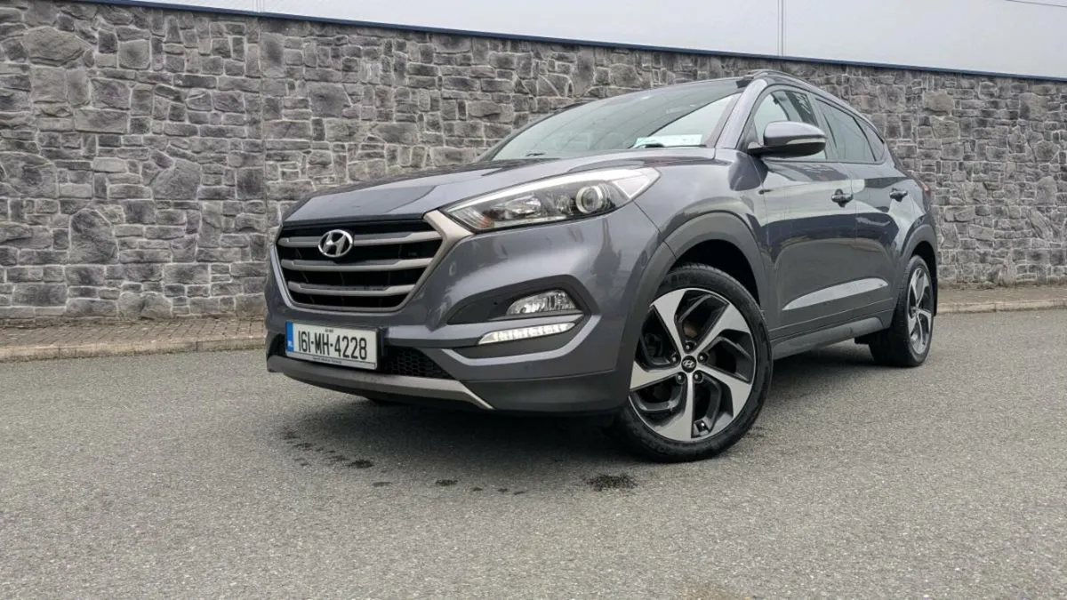 Hyundai Tucson Premium Pan roof - Image 4