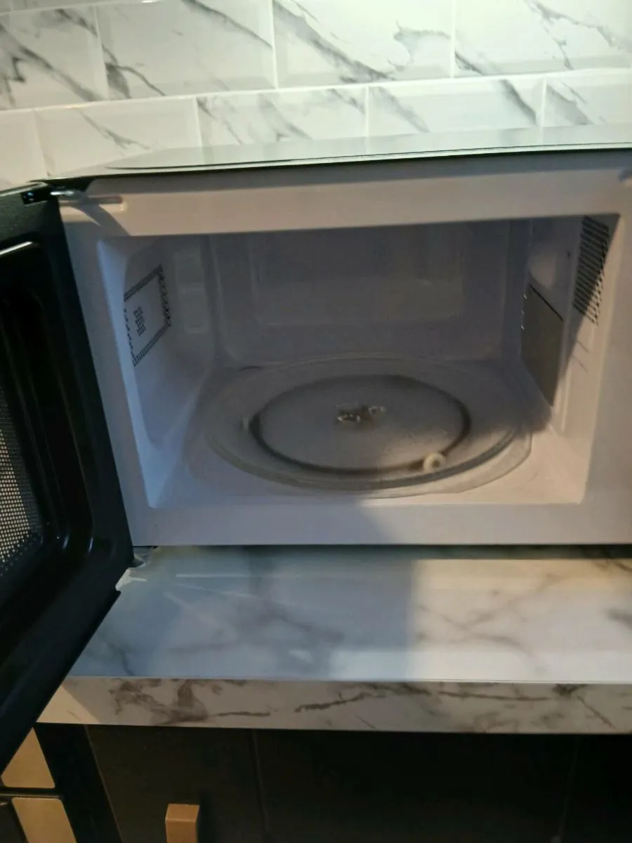 Microwave - Image 2