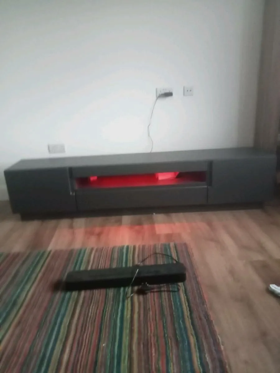 TV unit - Image 1