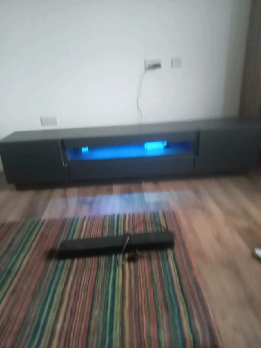 TV unit - Image 2