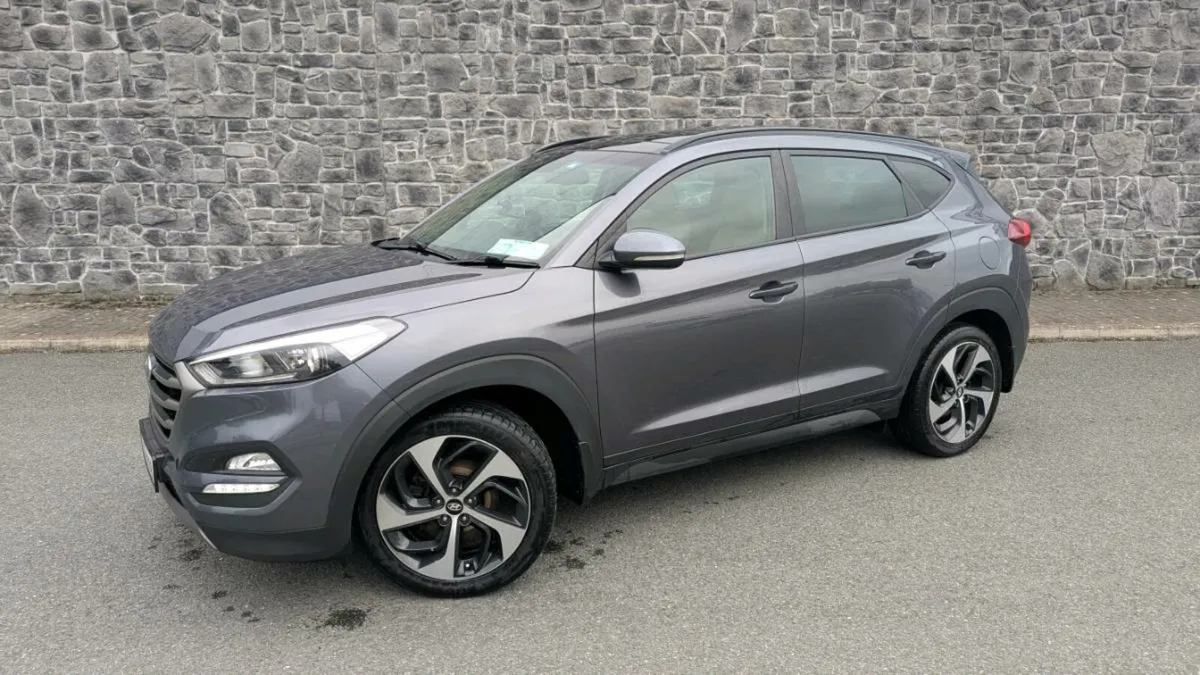 Hyundai Tucson Premium Pan roof - Image 2