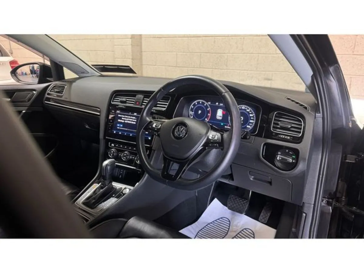 Volkswagen Golf 1.4 Highline Leather - Image 2