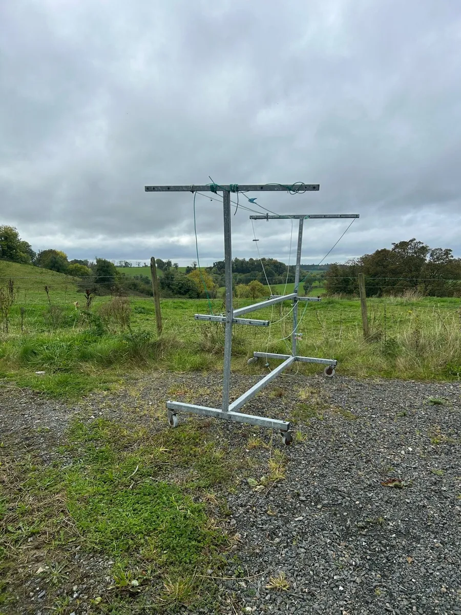 Clothes line - Image 1