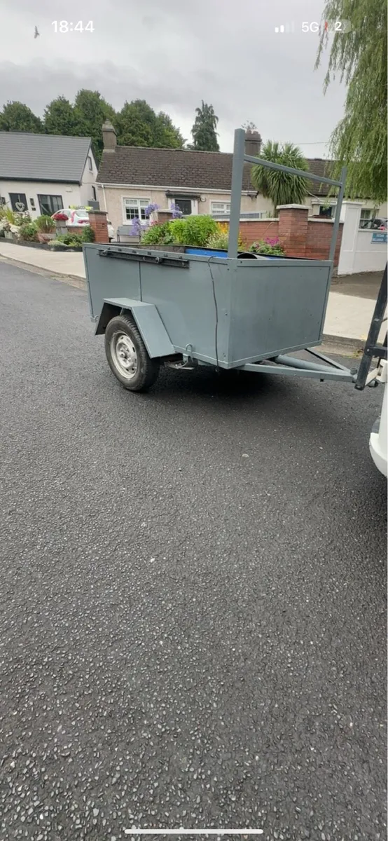 Car trailer