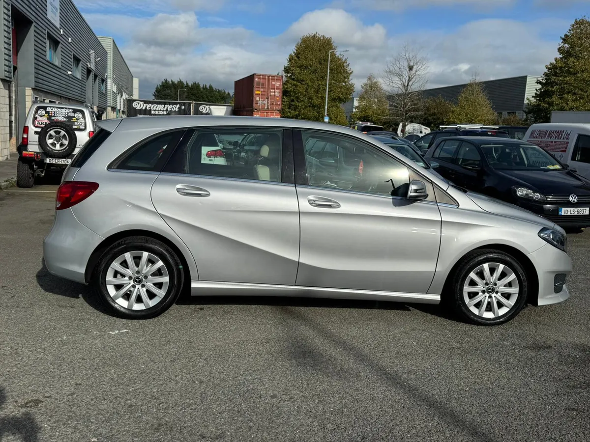 Mercedes-Benz B-Class 2017 LOW KMS - Image 2