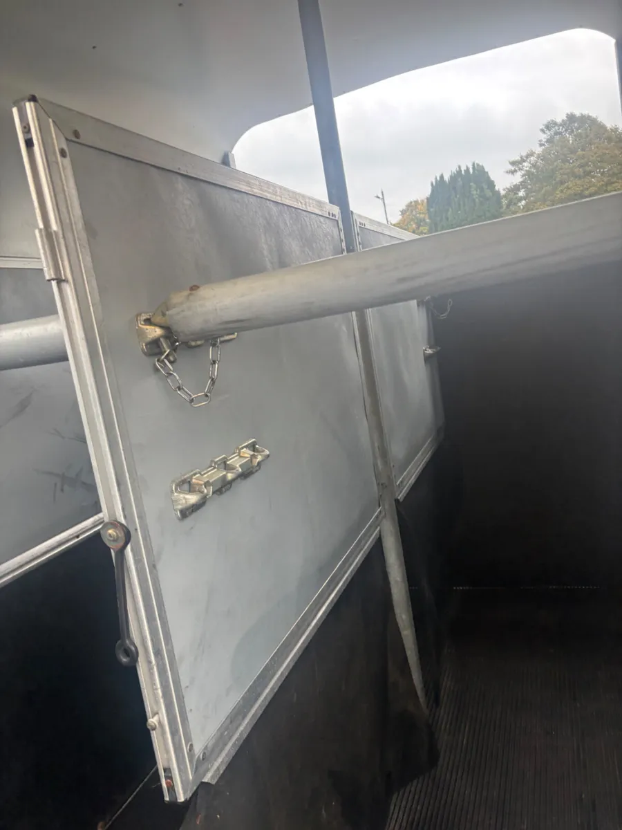 Immaculate ifor williams hb505 classic - Image 4