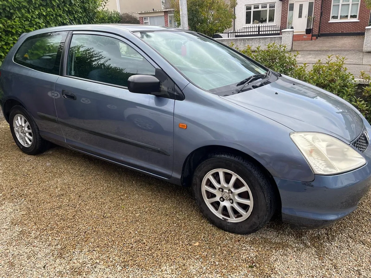 Honda Civic 2004 - Image 2
