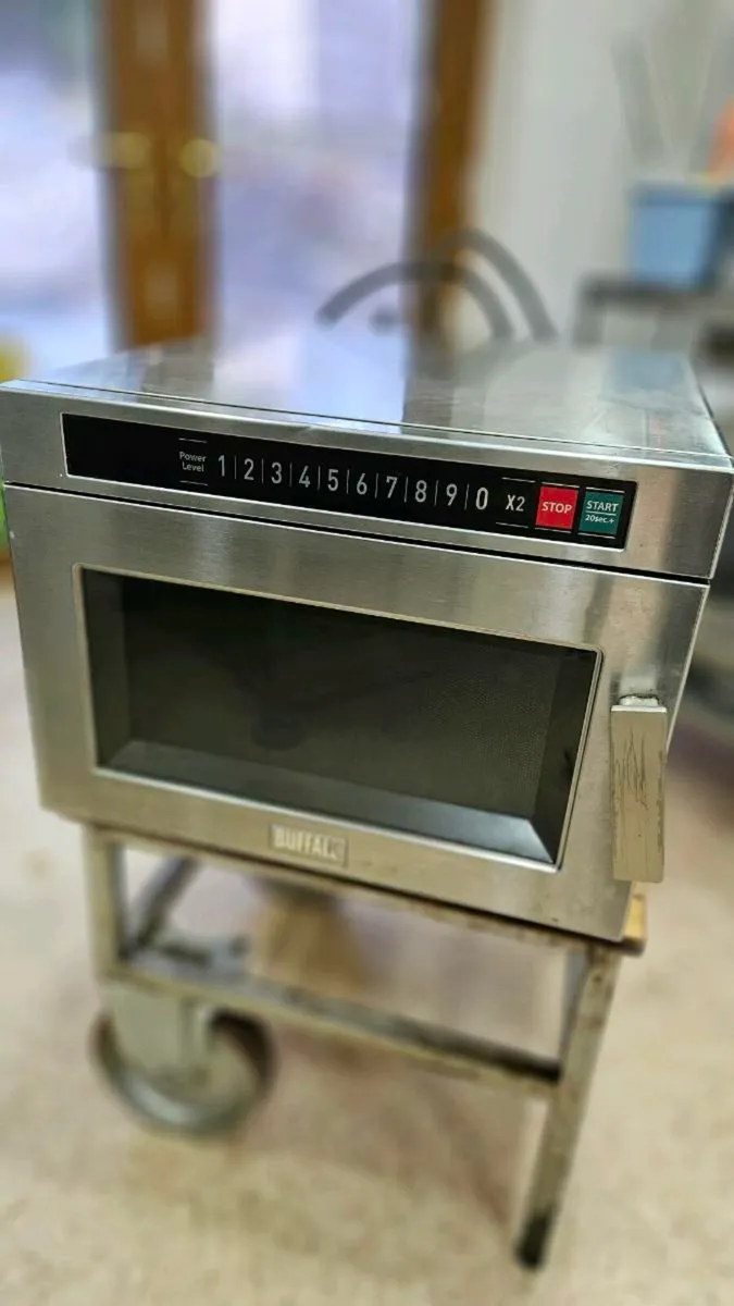Commercial microwave - Image 3