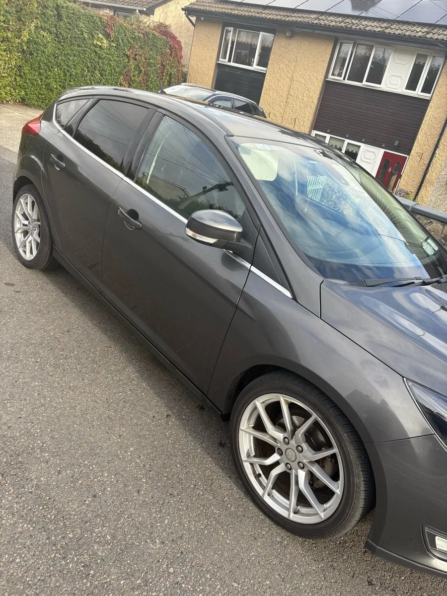 Ford Focus - Image 2