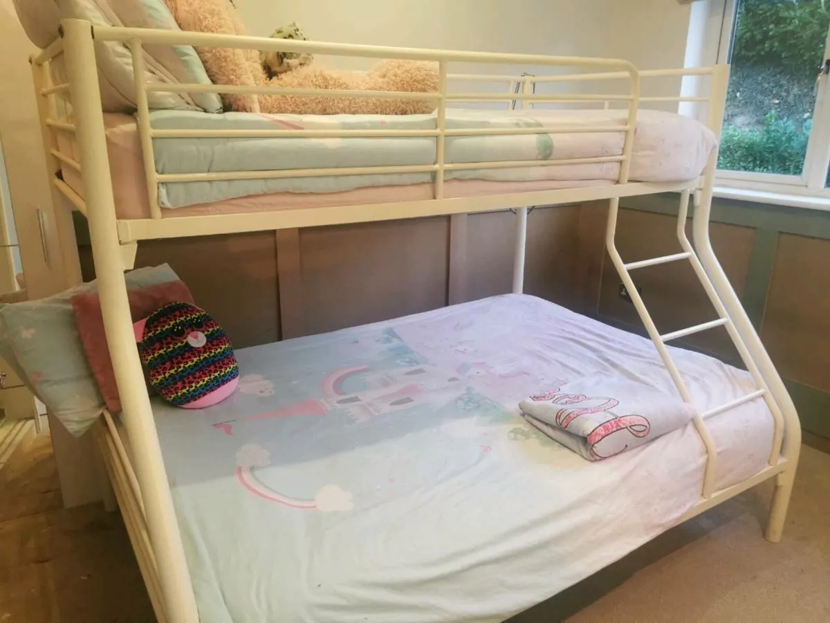 Triple bunk bed - Image 2