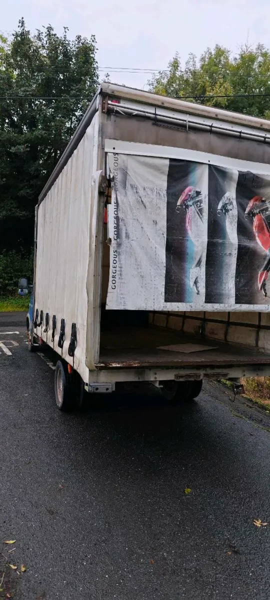 2007 iveco curtainside - Image 3