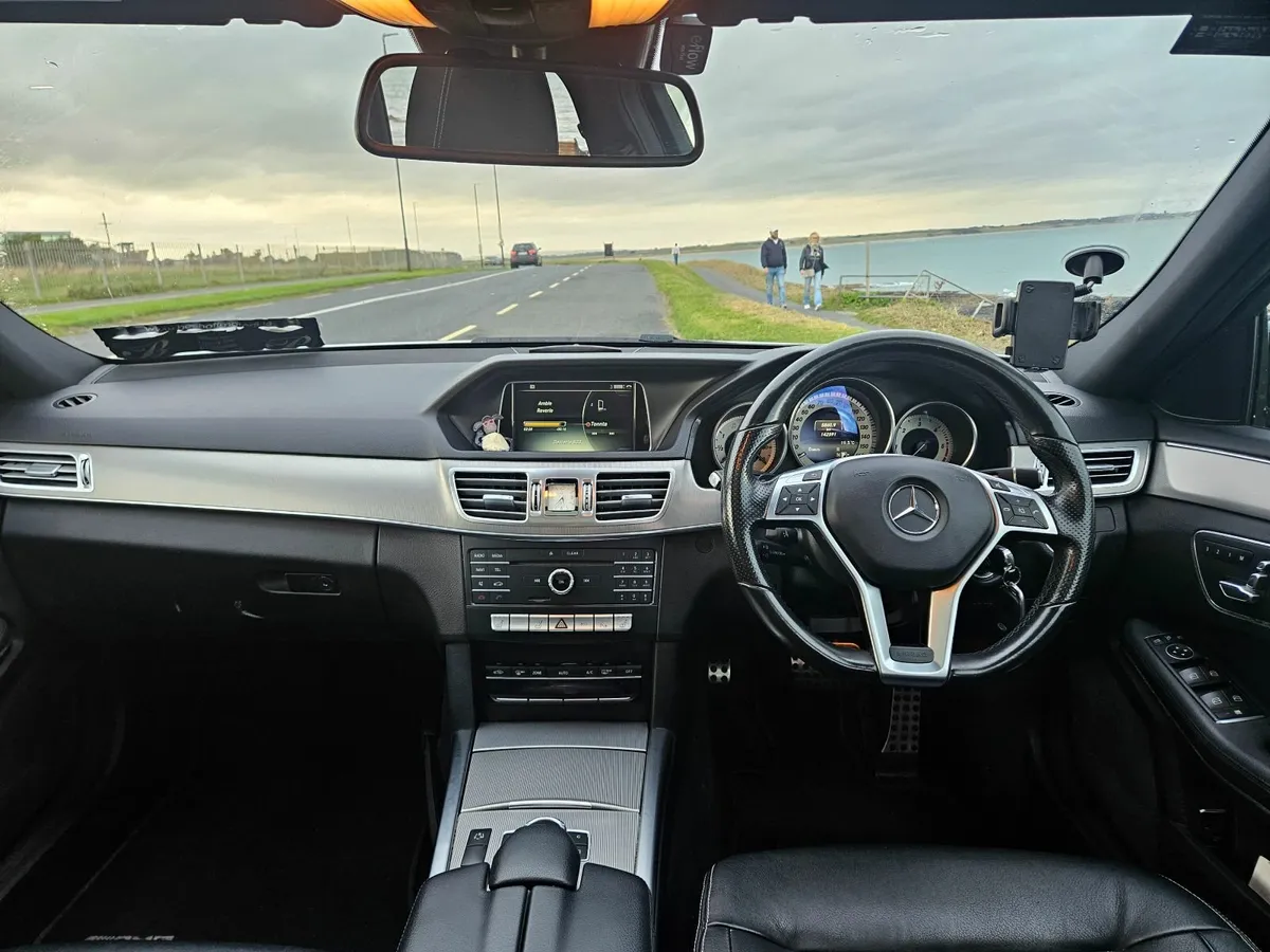 Mercedes-Benz E-Class 2016 - Image 2