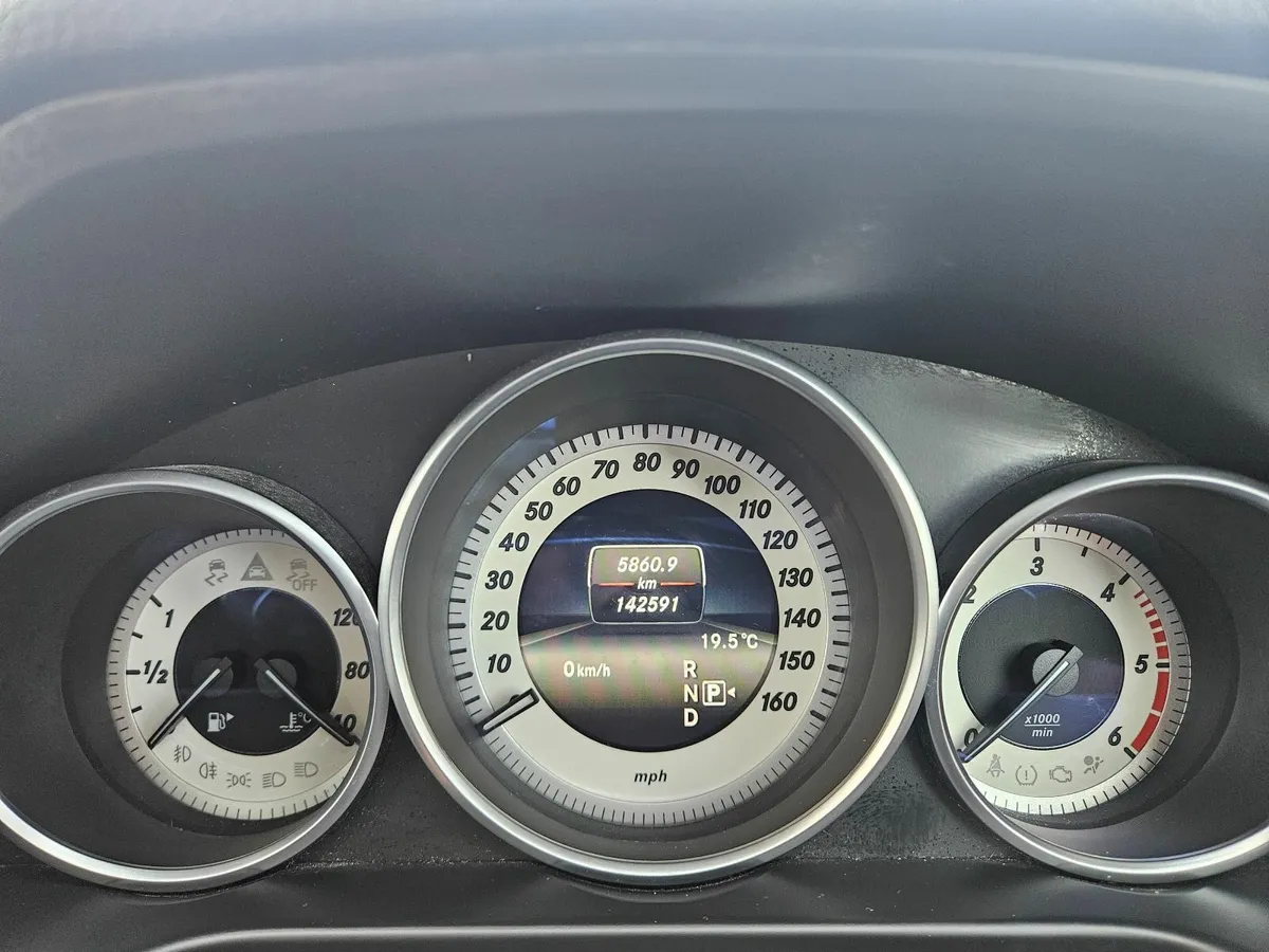 Mercedes-Benz E-Class 2016 - Image 3
