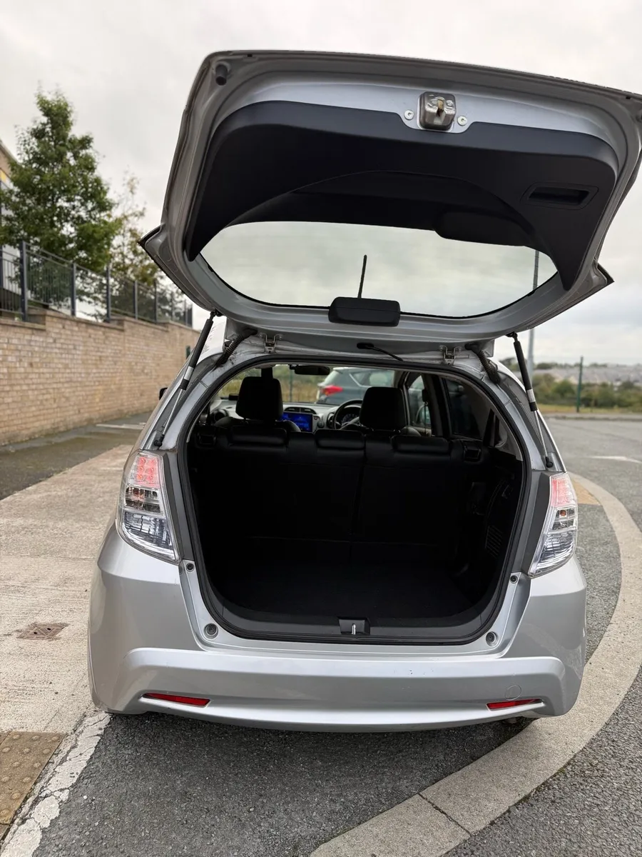 131 Honda Fit Jazz Automatic Hybrid 1.3 Fresh NCT - Image 4