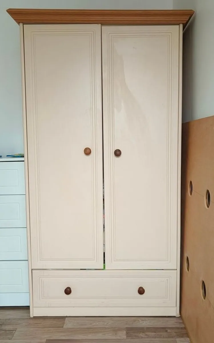 Wardrobe - Image 4