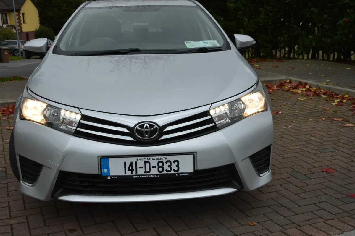 Toyota Corolla 2014 - Image 2