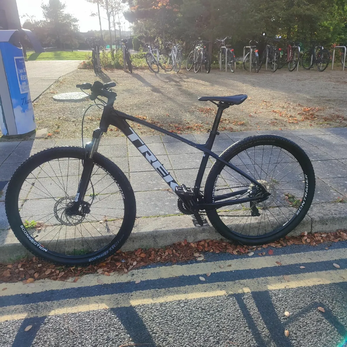 Trek Marlin 5 Mountain Bike - Image 1