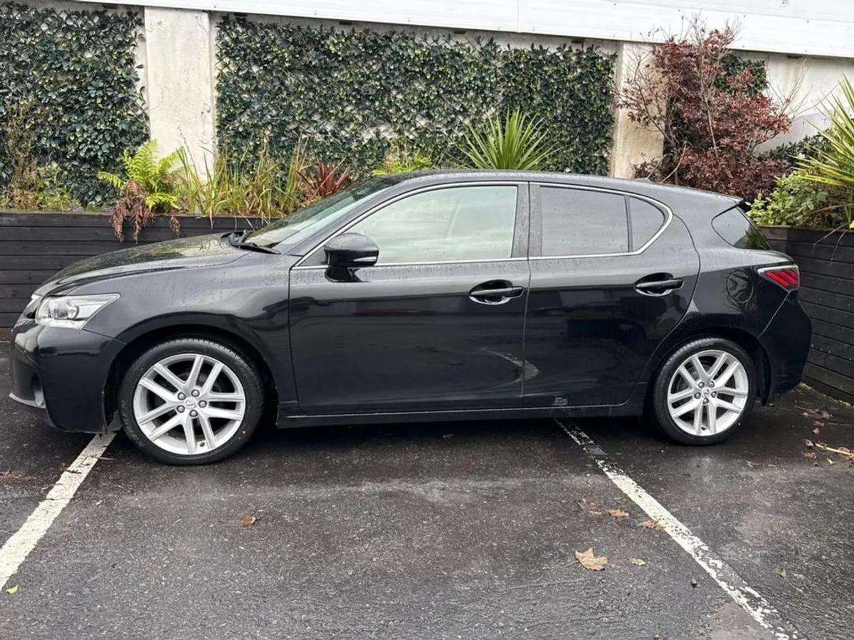 Lexus CT200H 1.8 Hybrid / Advance With Leather / - Image 2