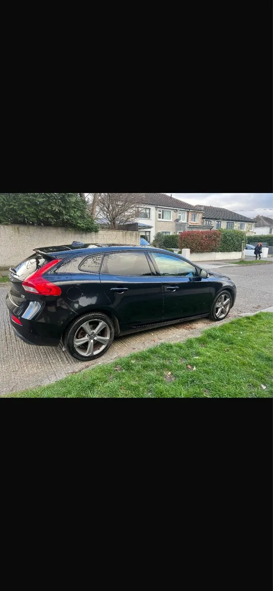 Volvo V40 Hatchback 1.6L Diesel - Image 2