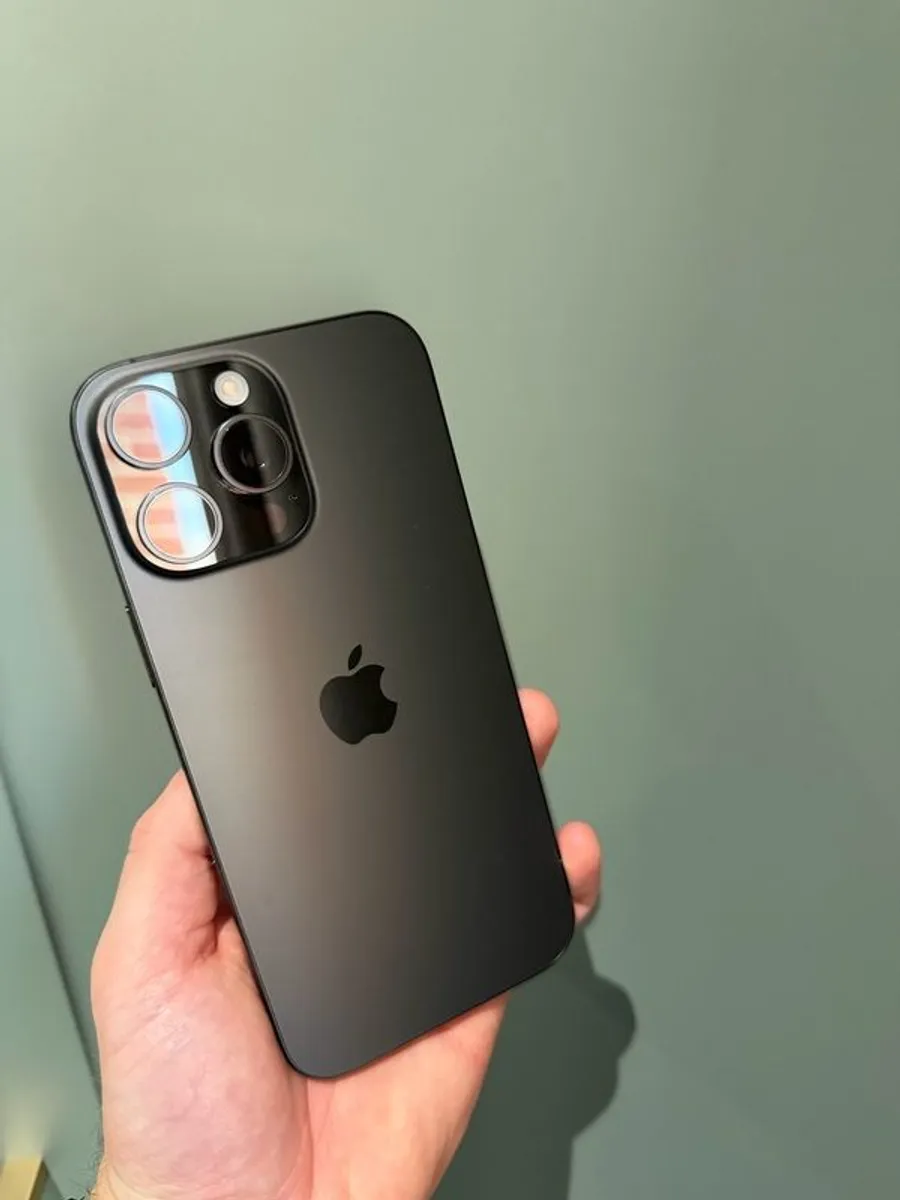iPhone 16 Pro Max - Image 3