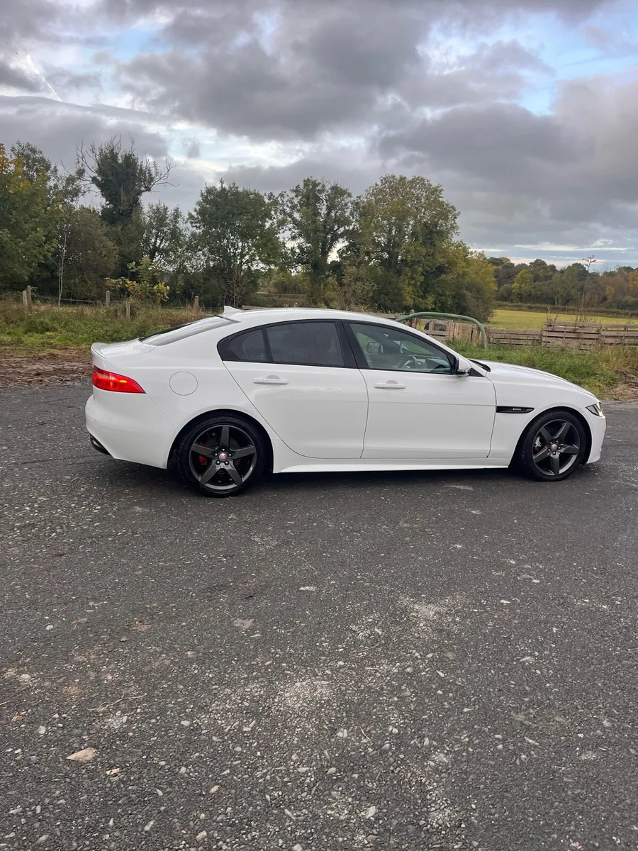 Jaguar XE - Image 2