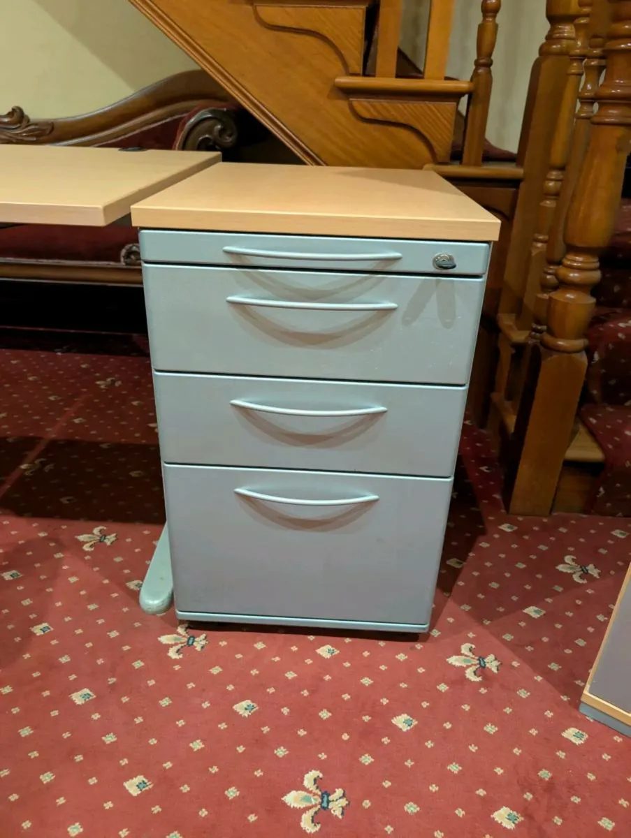 Office study set - Image 2